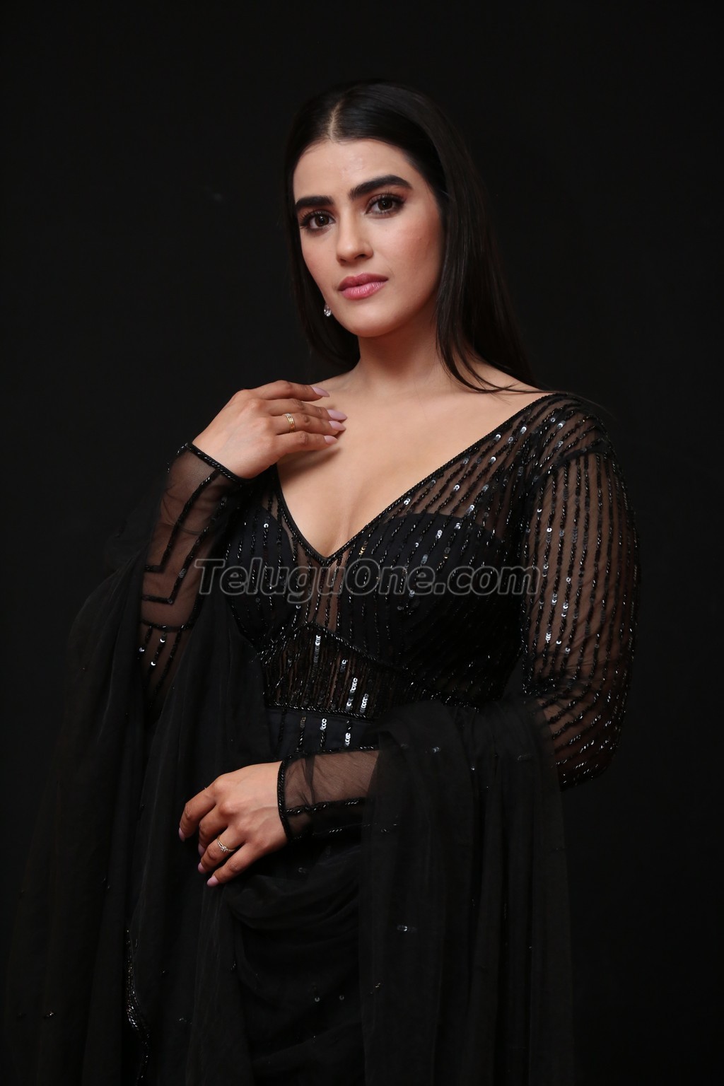 Kavya Thapar Latest Photos